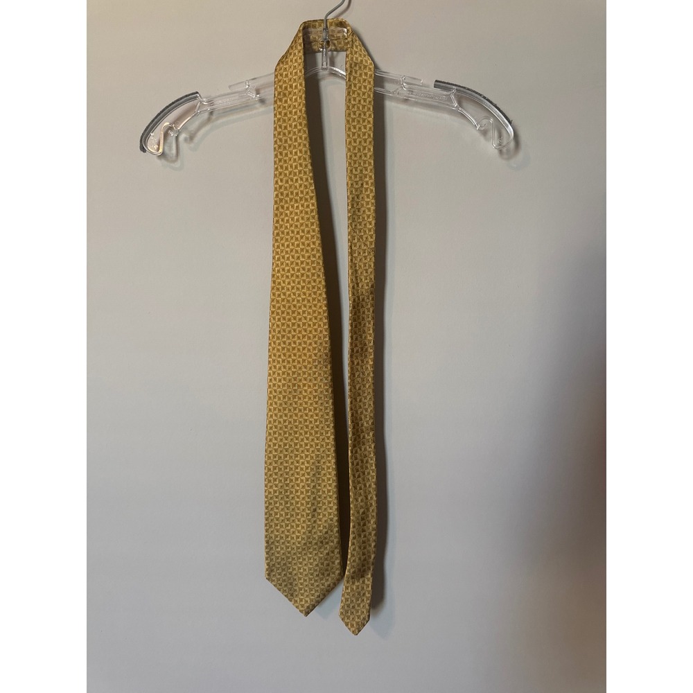 Brooks Brothers Makers Gold Silk Geometric Square Pattern Tie Hand Made USA